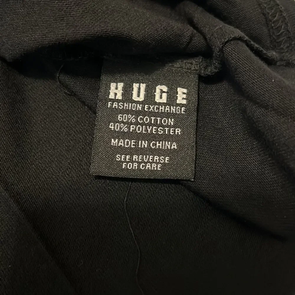 Huge Fashion Exchange Men’s Black Swag Embossed Tee Size Large